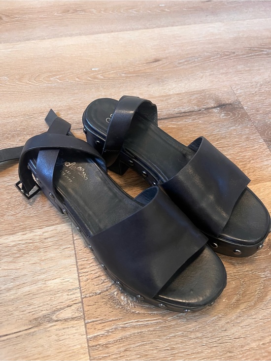 Seychelles Shoes - Seychelles Black Leather Studded Platform Sandals - Women Size 6